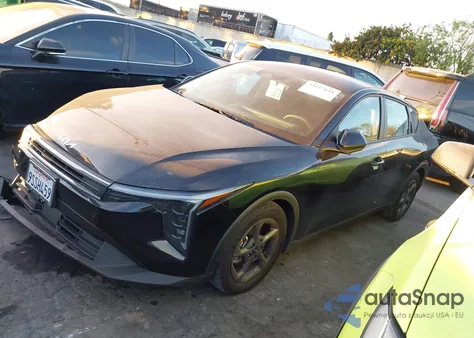 2025 Kia K4 Lxs z USA, uszkodzony, nr VIN 3KPFT4DE3SE109139